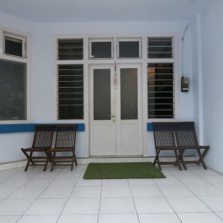 Reddoorz Near Stasiun Lawang Hotel Ngoại thất bức ảnh