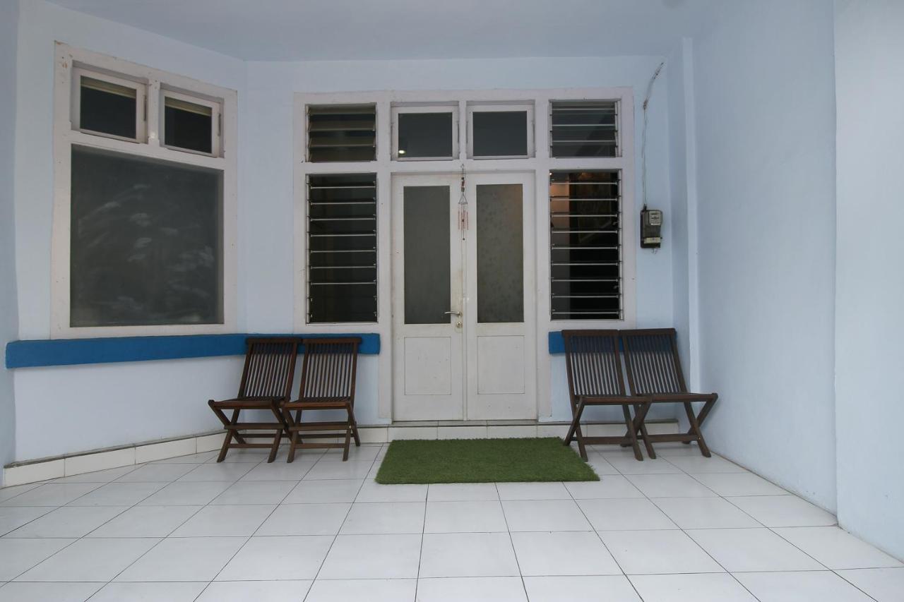 Reddoorz Near Stasiun Lawang Hotel Ngoại thất bức ảnh