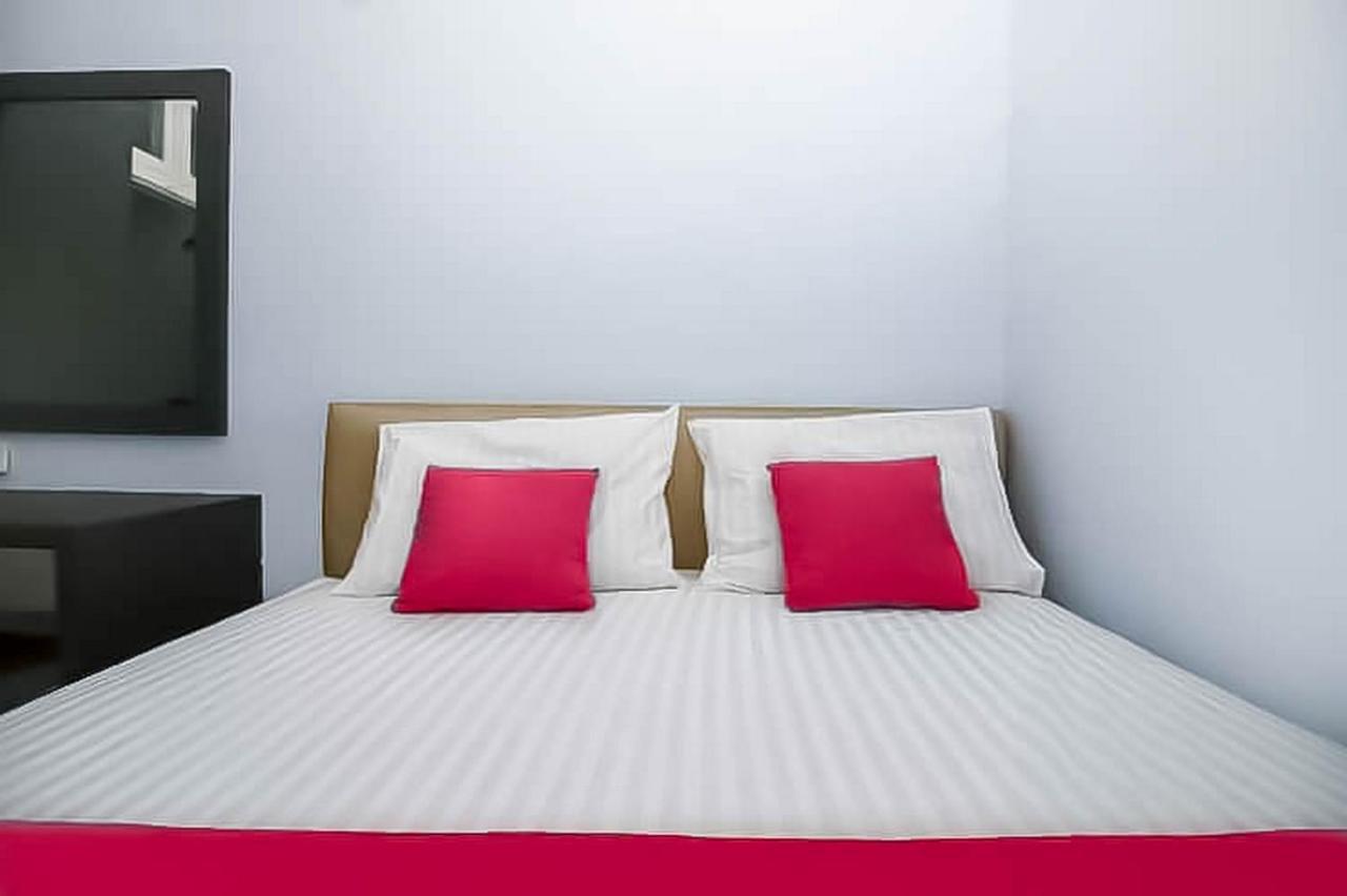 Reddoorz Near Stasiun Lawang Hotel Ngoại thất bức ảnh