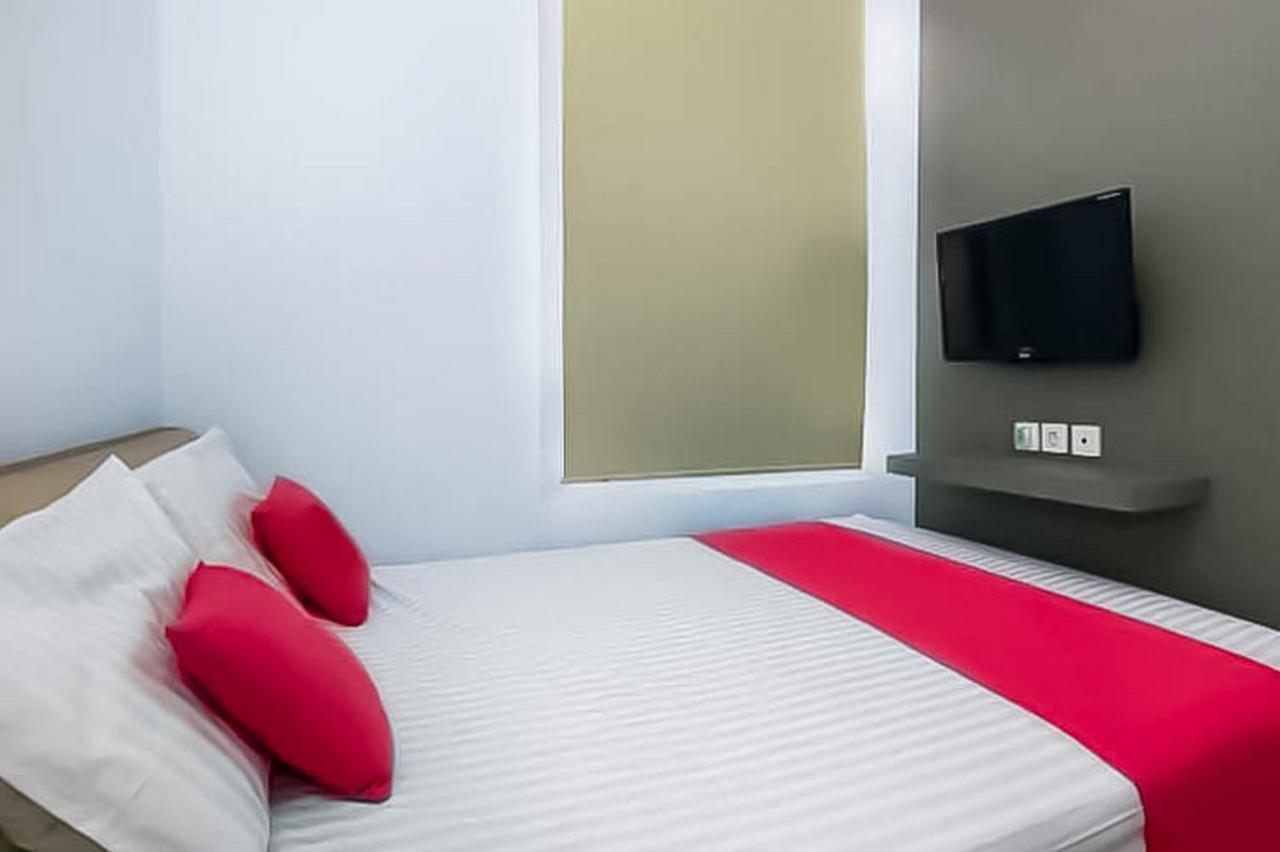 Reddoorz Near Stasiun Lawang Hotel Ngoại thất bức ảnh