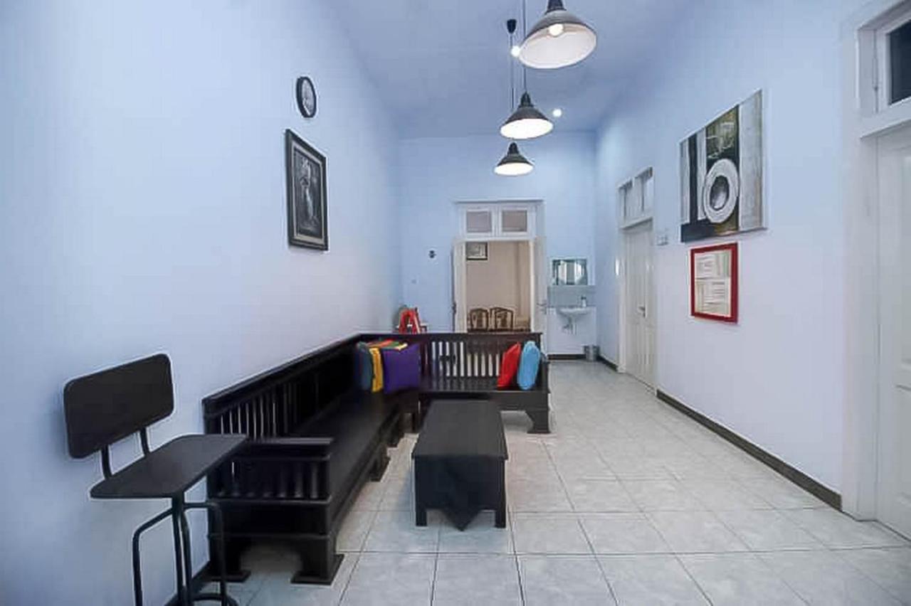 Reddoorz Near Stasiun Lawang Hotel Ngoại thất bức ảnh