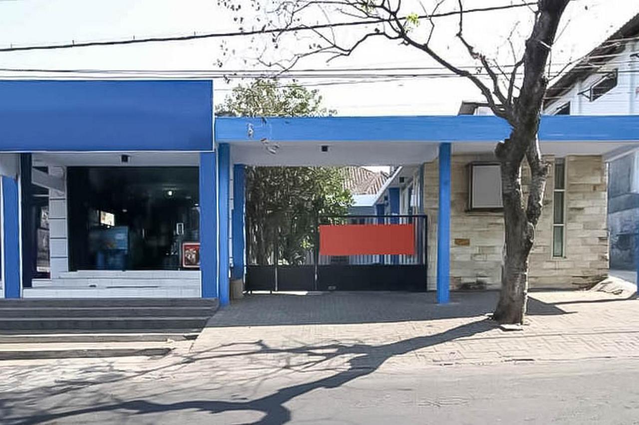 Reddoorz Near Stasiun Lawang Hotel Ngoại thất bức ảnh