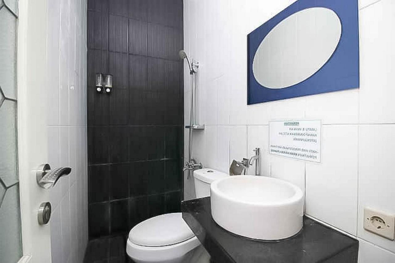 Reddoorz Near Stasiun Lawang Hotel Ngoại thất bức ảnh